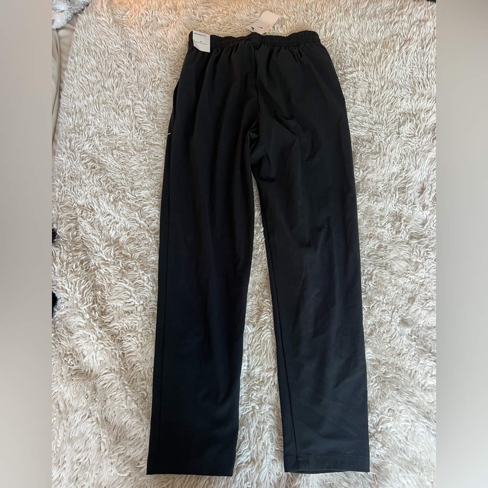 Men’s Standard Fit Nike Pants - Picture 6 of 8
